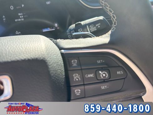 Used 2024 Jeep Grand Cherokee Limited image 27