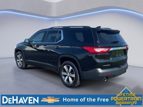 Used 2020 Chevrolet Traverse LT w/ LT Premium Package FWD image 4