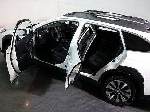 Used 2025 Subaru Outback Limited AWD/4WD image 5