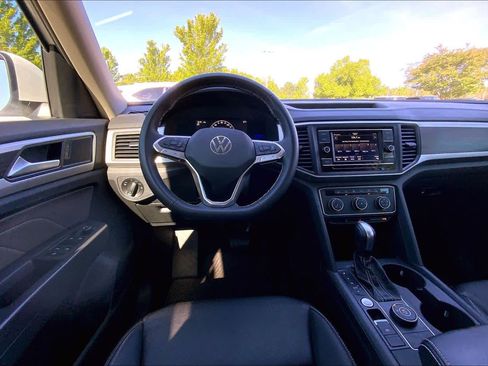 Used 2023 Volkswagen Atlas SE AWD/4WD image 6