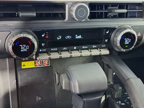 Used 2025 Toyota Tacoma TRD Off-Road w/ TRD Off Road Premium Package image 20