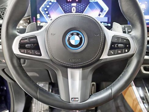 Used 2025 BMW X5 xDrive50e w/ M Sport Package image 16