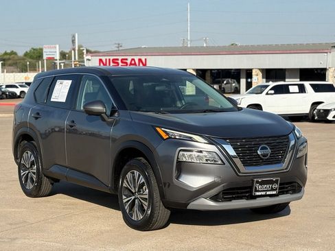 Certified 2021 Nissan Rogue SV image 5