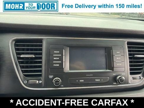Used 2018 Kia Sedona LX FWD image 21