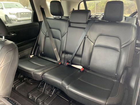 Used 2022 Nissan Pathfinder SL image 24