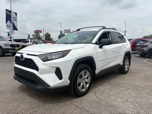 Used 2020 Toyota RAV4 LE w/ Carpet Mat Package AWD/4WD image 9