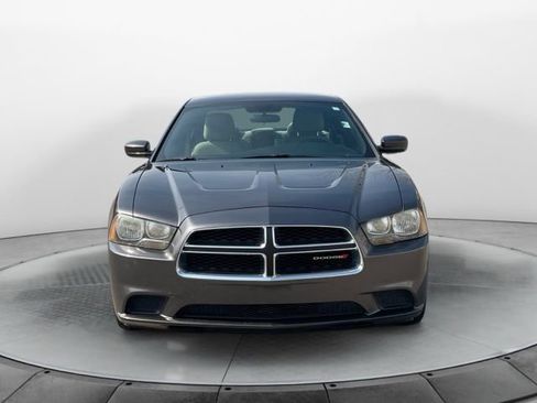 Used 2014 Dodge Charger SE image 2