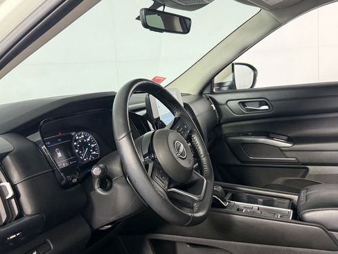 Used 2023 Nissan Pathfinder SL FWD image 20