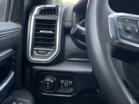 Used 2025 RAM 2500 Laramie AWD/4WD image 13