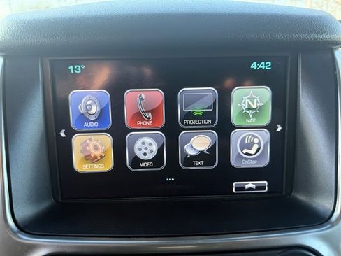 Used 2018 Chevrolet Suburban Premier image 16