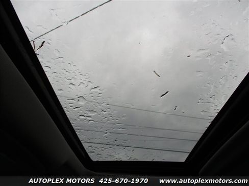 Used 2018 Chevrolet Suburban Premier image 33