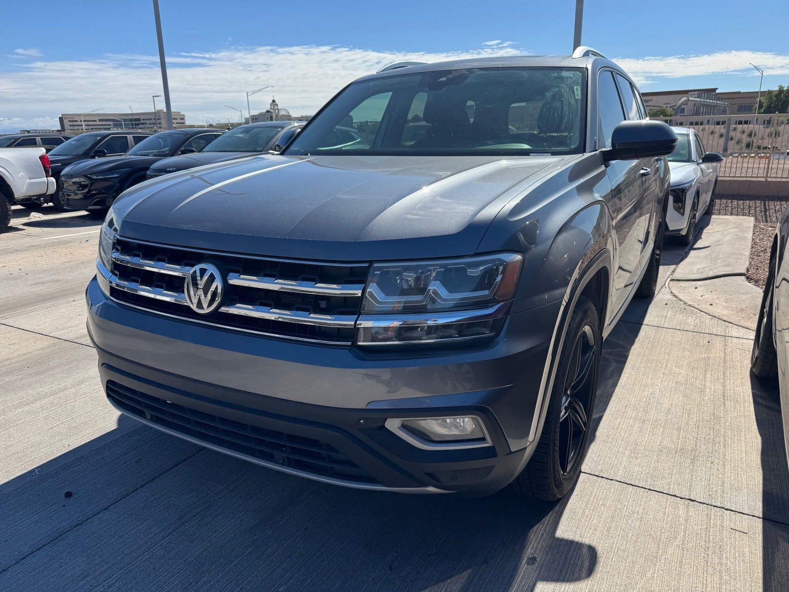 Used 2019 Volkswagen Atlas SEL FWD image 2
