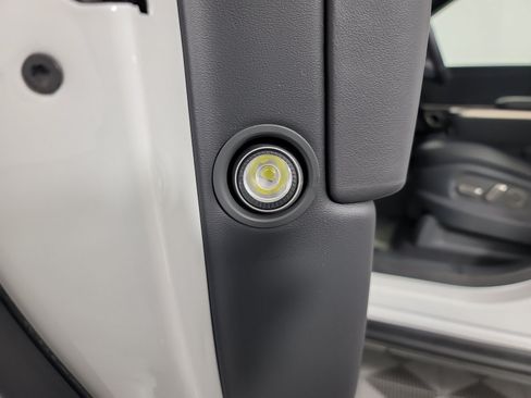 Used 2023 Rivian R1T Adventure AWD/4WD image 30