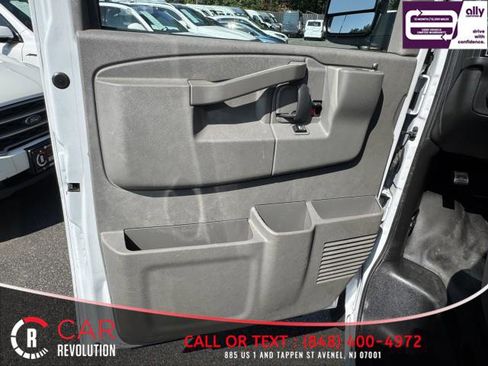 Used 2023 GMC Savana 2500 Extended w/ Driver Convenience Package image 28