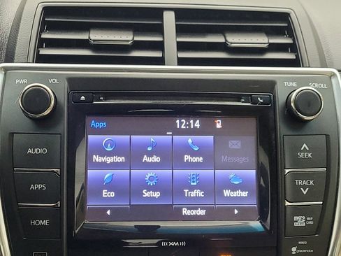 Used 2017 Toyota Camry XLE image 25