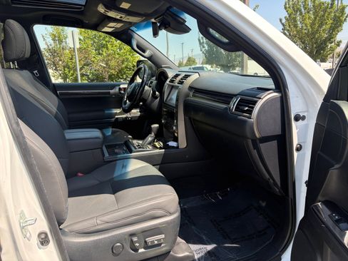 Used 2020 Lexus GX 460 Premium AWD/4WD image 29