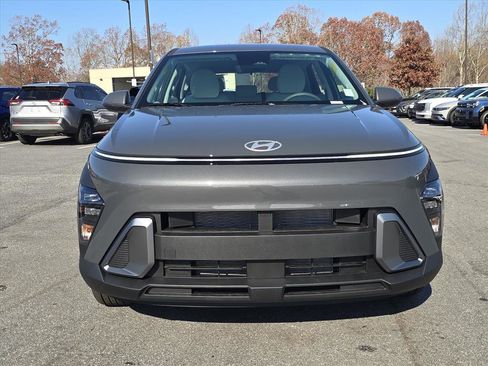 New 2026 Hyundai Kona SE image 8