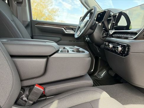 New 2026 GMC Sierra 1500 SLE w/ Preferred Package AWD/4WD image 16