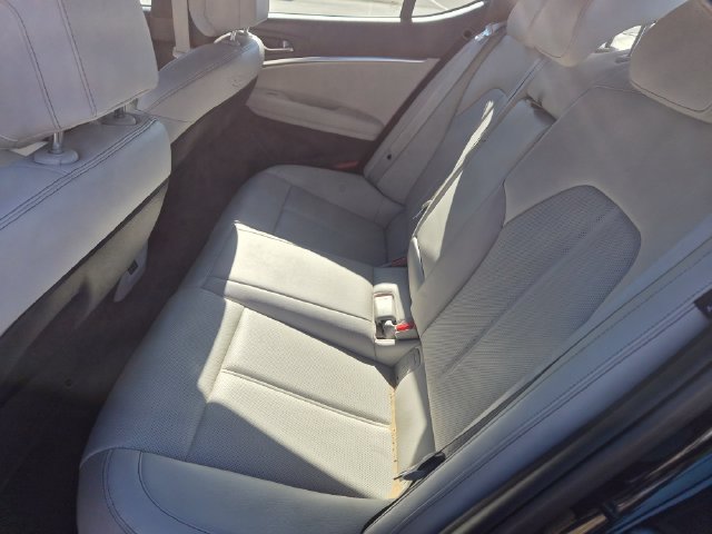 Used 2025 Genesis G70 2.5T AWD/4WD image 12