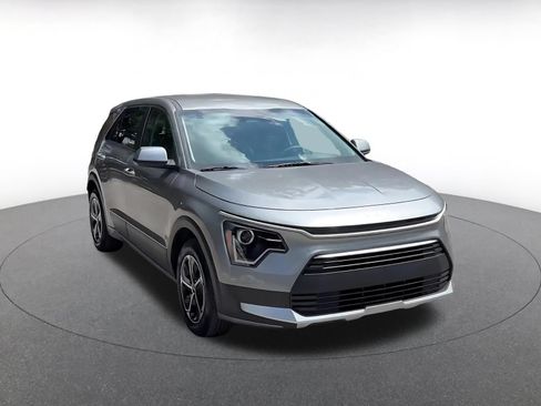 Used 2026 Kia Niro LX FWD image 3