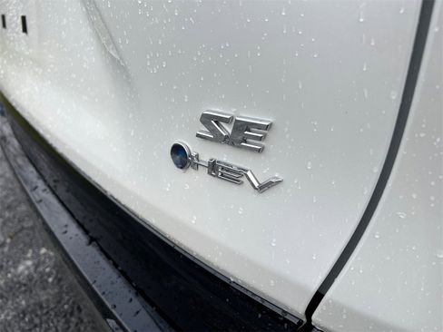 Used 2025 Toyota RAV4 SE image 13