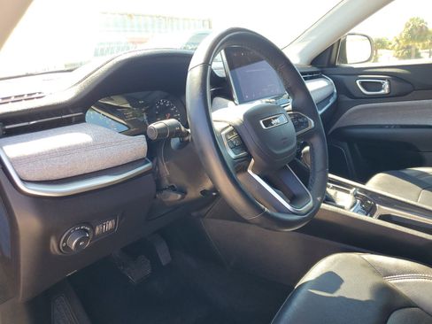 Used 2022 Jeep Compass Latitude image 18