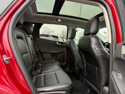 Used 2022 Ford Escape SEL image 11