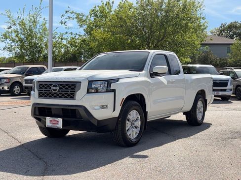 Used 2024 Nissan Frontier SV w/ SV Convenience Package RWD image 7
