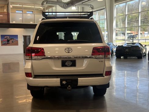 Used 2020 Toyota Land Cruiser Heritage Edition image 13