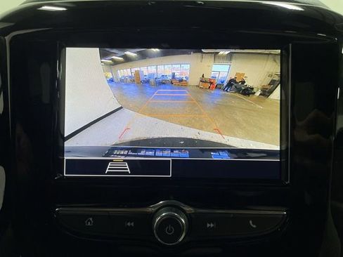 Used 2023 Chevrolet Traverse LS image 17