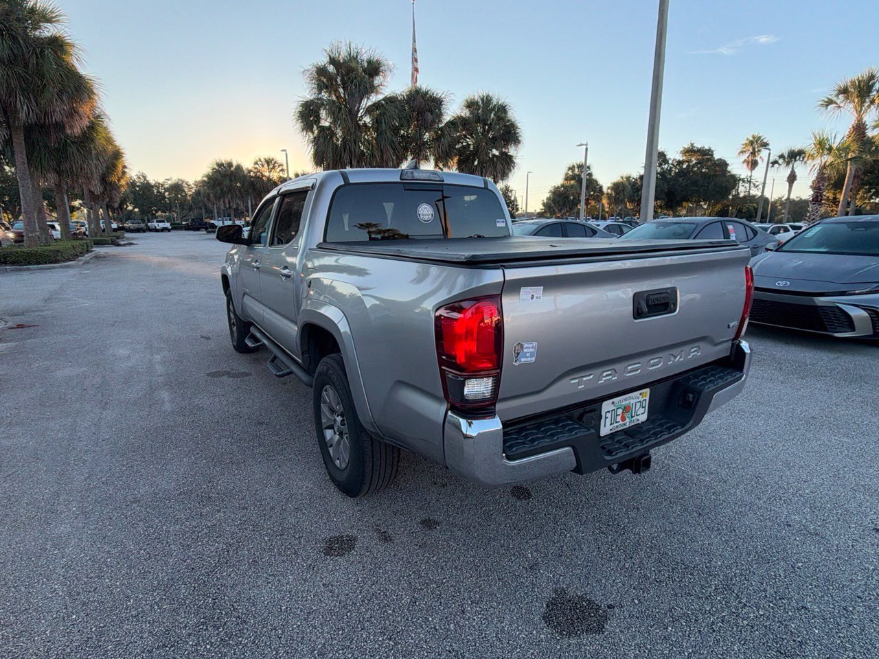 Used 2018 Toyota Tacoma SR5 RWD image 3