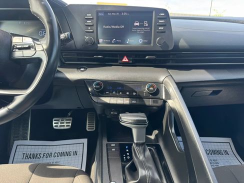Used 2025 Hyundai Elantra Sport FWD image 49