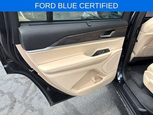 Used 2023 Jeep Grand Cherokee L Limited w/ Luxury Tech Group II AWD/4WD image 26