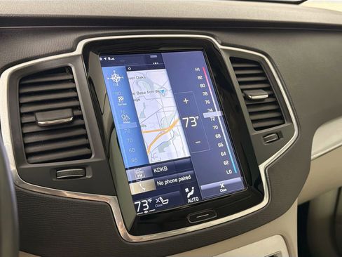 Used 2017 Volvo XC90 T6 Momentum w/ Vision Package image 16