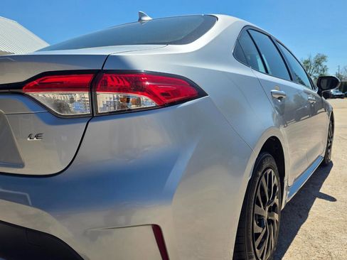 Used 2022 Toyota Corolla LE FWD image 17