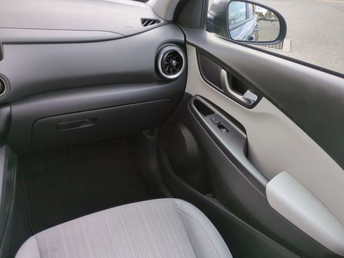 Certified 2023 Hyundai Kona SEL w/ Convenience Package image 16