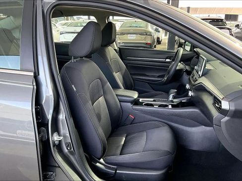 Certified 2024 Nissan Altima 2.5 SV image 9