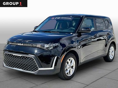Certified 2025 Kia Soul LX w/ LX Technology Package FWD image 1