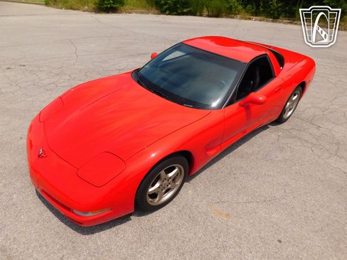 Used 1999 Chevrolet Corvette Coupe w/ Roof Pkg image 10