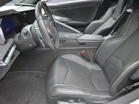 Used 2022 Chevrolet Corvette Stingray Coupe w/ Z51 Performance Package image 10