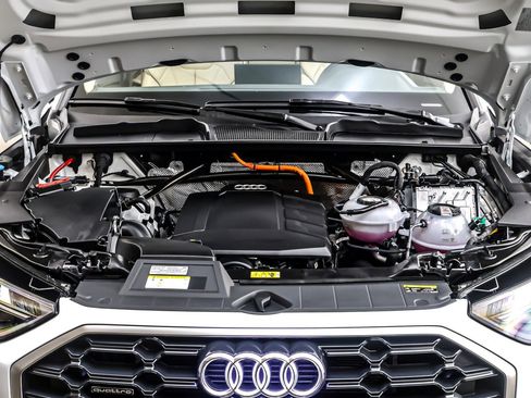 Used 2024 Audi Q5 e Premium Plus image 11