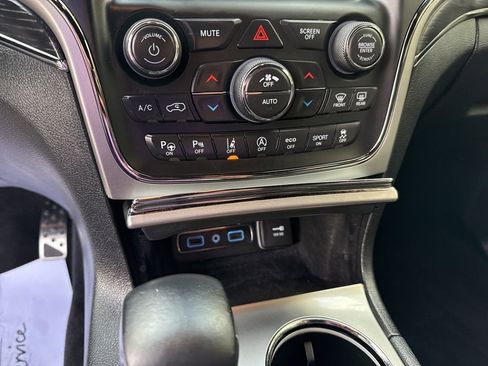 Used 2018 Jeep Grand Cherokee High Altitude image 16
