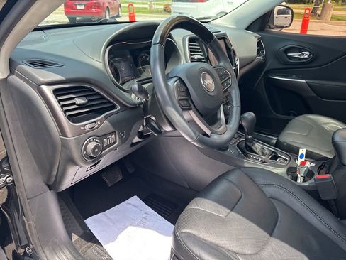 Used 2019 Jeep Cherokee Overland AWD/4WD image 55