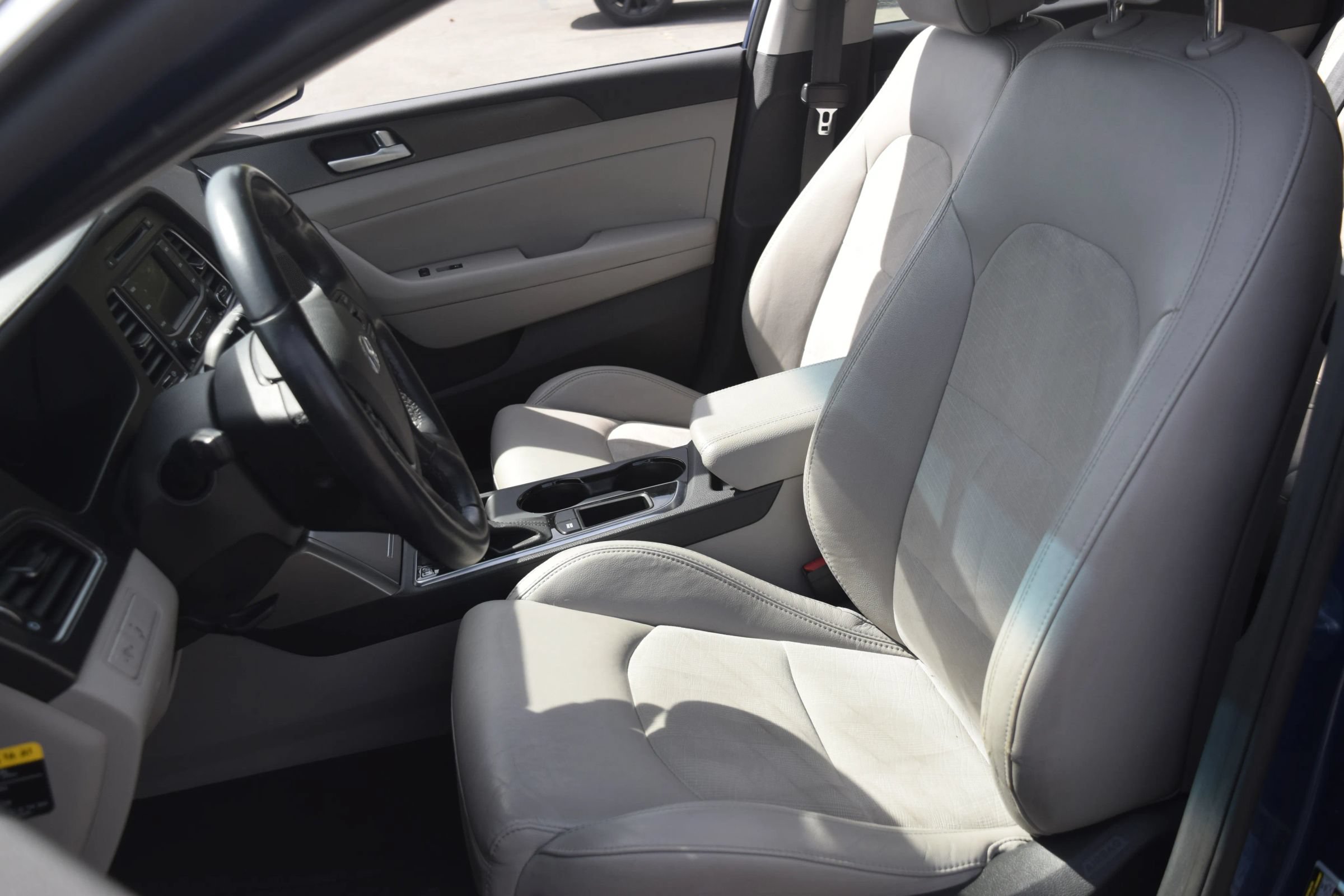 Used 2015 Hyundai Sonata Sport w/ Option Group 03 FWD image 6