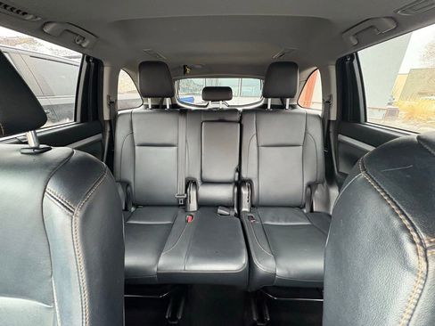 Used 2018 Toyota Highlander XLE image 21