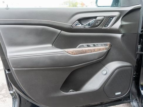 Used 2023 GMC Acadia Denali w/ Black Diamond Edition image 19