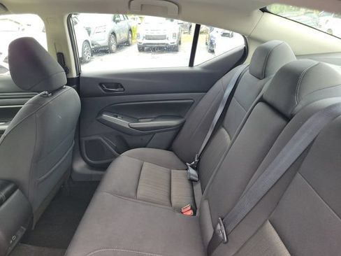 Used 2024 Nissan Altima 2.5 SV FWD image 11