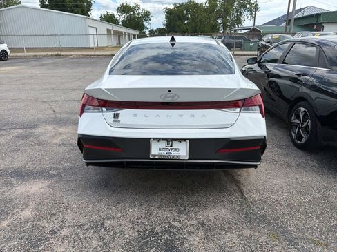 Used 2025 Hyundai Elantra SEL FWD image 4