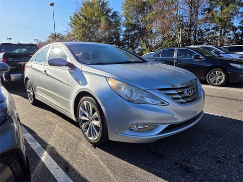 Used 2013 Hyundai Sonata SE image 1