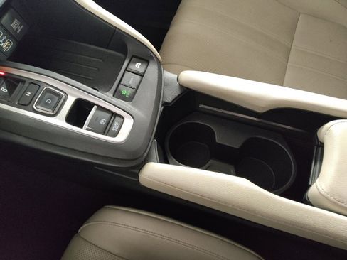 Used 2019 Honda Insight Touring image 26